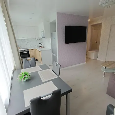 In The Center דירה *